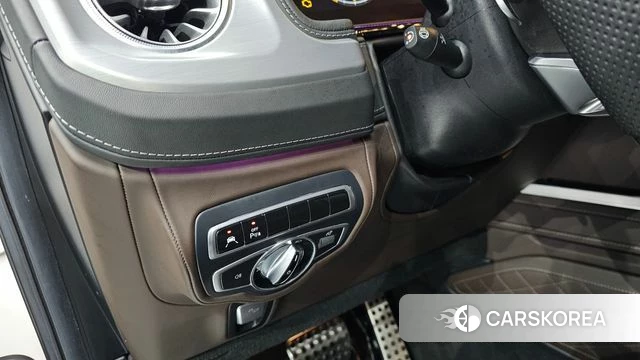 Mercedes-Benz G-Class W463b 2019 Белый из Кореи, фото 3