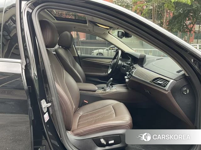 BMW 5 series PHEV 2019 Черный из Китая, фото 3