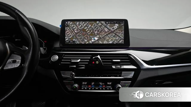 BMW 5 Series (G30) 2021 Черный из Кореи, фото 3