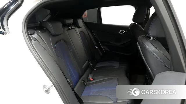 BMW 1 Series (F40) 2023 Белый из Кореи, фото 3