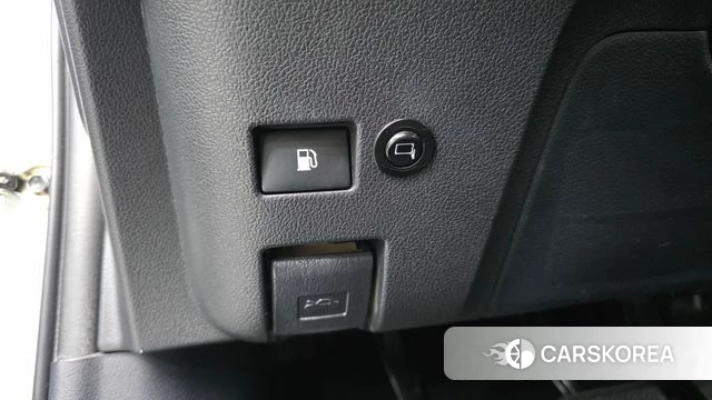 Toyota Prius 4th Generation 2022 Белый из Кореи, фото 3