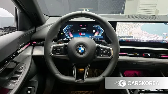 BMW 5 Series (G60) 2024 Серебристо-серый из Кореи, фото 3