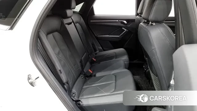 Audi Q3 (F3) 2023 Белый из Кореи, фото 3
