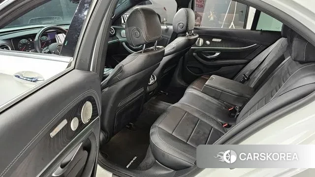 Mercedes-Benz E-Class W213 2022 Белый из Кореи, фото 3