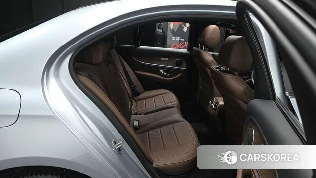 Mercedes-Benz E-Class W213 2022 Серебристо-серый из Кореи, фото 3