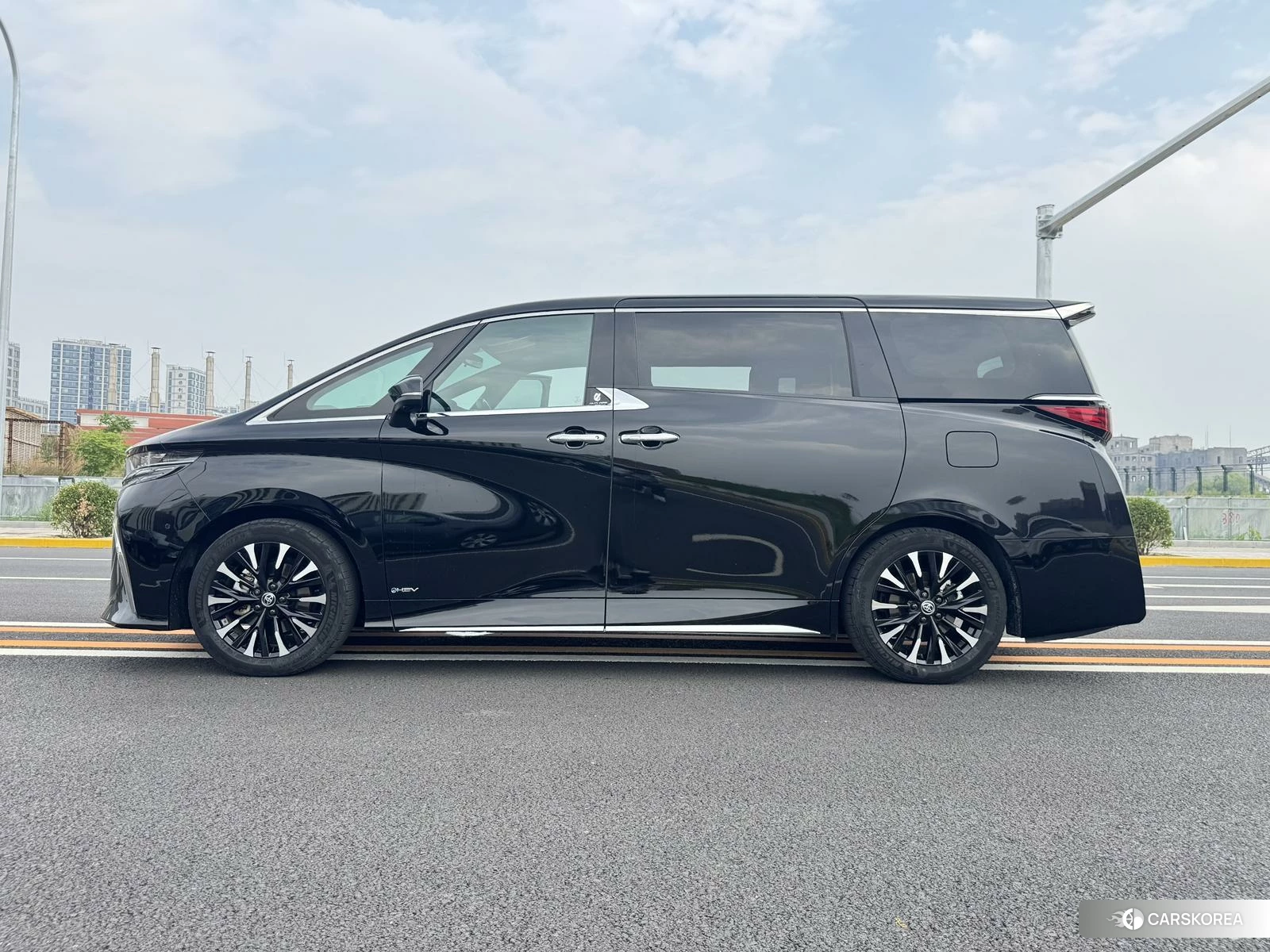 Toyota Elfa 2024 Черный из Китая, фото 3
