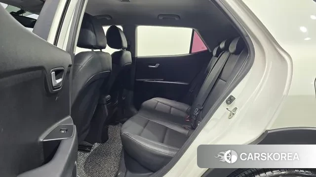 Kia Stonic 2019 Белый из Кореи, фото 3