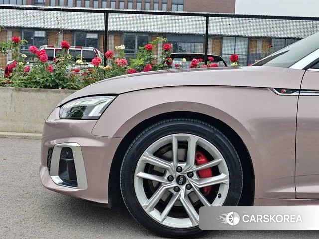 Audi A5 2021 Темно-серый из Китая, фото 3