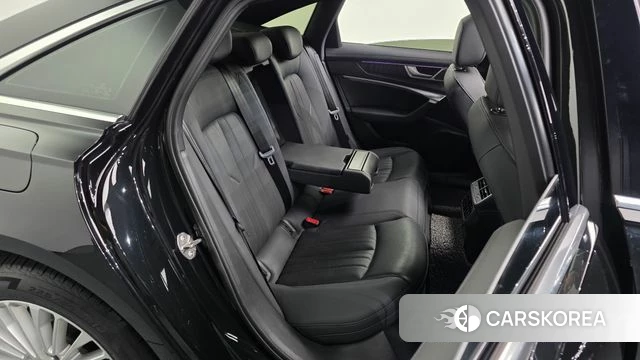 Audi A6 (C8) 2021 Черный из Кореи, фото 3