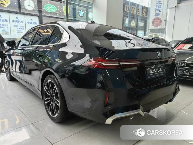 BMW 5 series 2024 Черный из Китая, фото 3