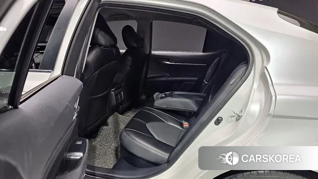 Toyota Camry (XV70) 2019 Белый из Кореи, фото 3