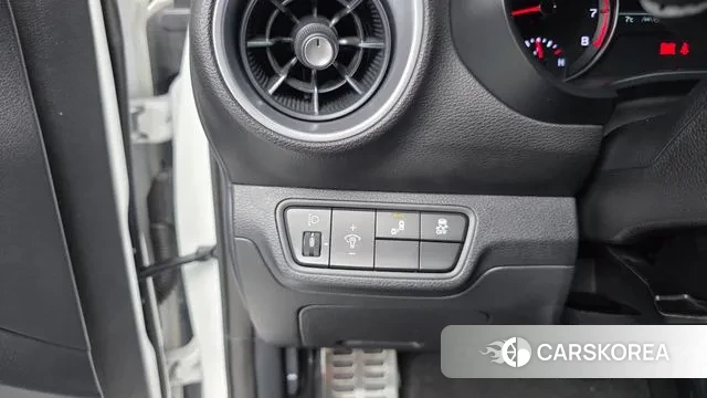 Kia The New K3 2nd generation 2022 Белый из Кореи, фото 3