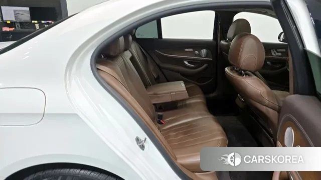 Mercedes-Benz E-Class W213 2019 Белый из Кореи, фото 3