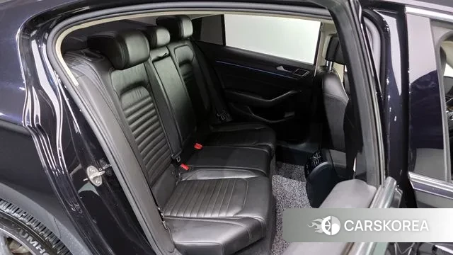 Volkswagen Passat GT (B8) 2018 Черный из Кореи, фото 3