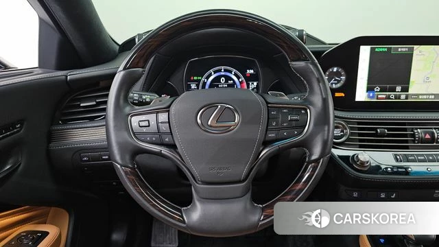 Lexus LS500 5th generation 2023 Серебристо-серый из Кореи, фото 3