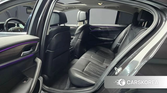 BMW 5 Series (G30) 2018 Серый из Кореи, фото 3