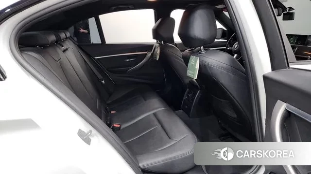 BMW 3 Series (F30) 2018 Белый из Кореи, фото 3