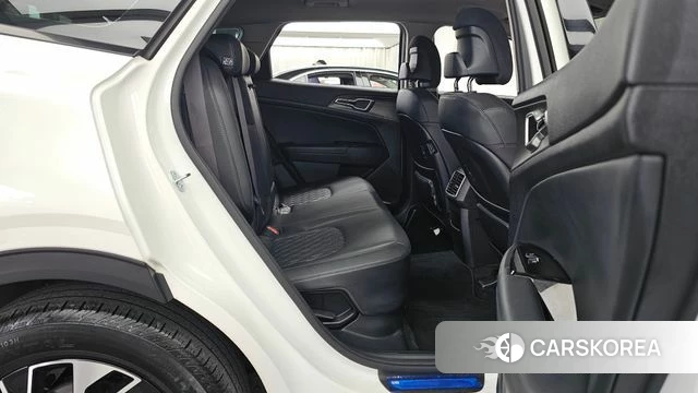 Kia Sportage 5th Generation Hybrid 2023 Белый из Кореи, фото 3