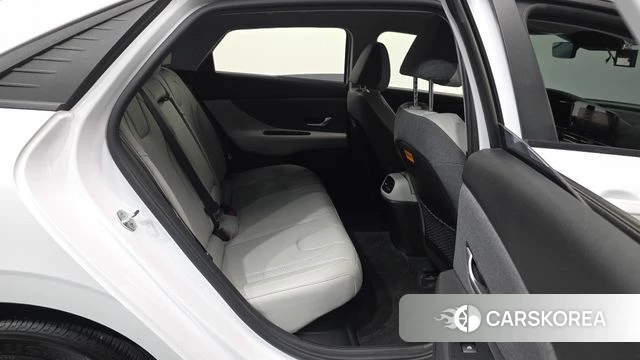 Hyundai Avante Hybrid (CN7) 2021 Белый из Кореи, фото 3