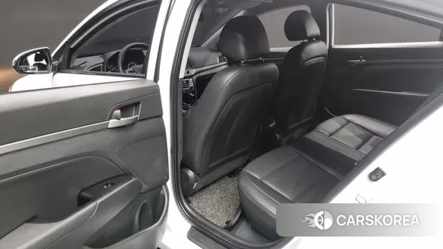 Hyundai Avante AD 2018 Белый из Кореи, фото 3