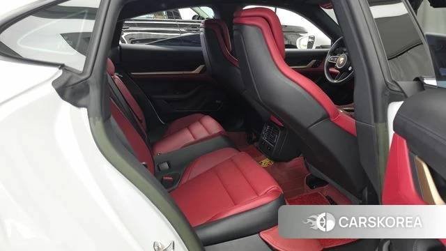 Porsche Taycan 2024 Белый из Кореи, фото 3