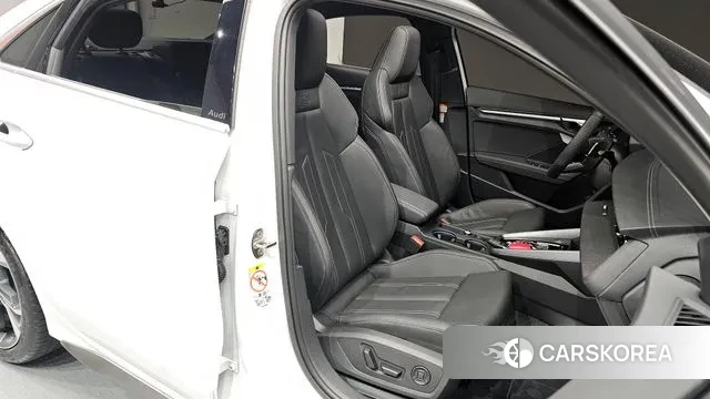 Audi A3 (8Y) 2025 Белый из Кореи, фото 3