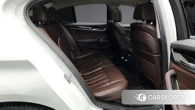 BMW 5 Series (G30) 2021 Белый из Кореи, фото 3