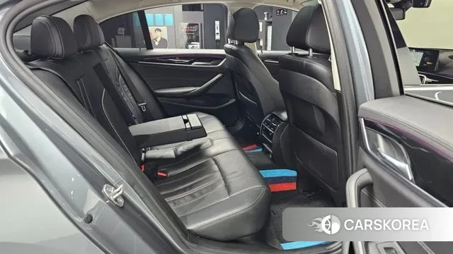 BMW 5 Series (G30) 2018 Серый из Кореи, фото 3