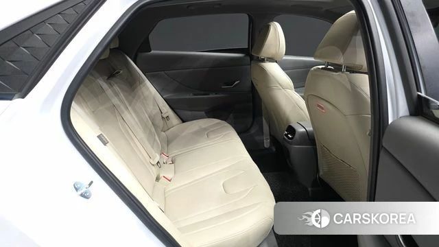 Hyundai The New Avante (CN7) 2024 Белый из Кореи, фото 3