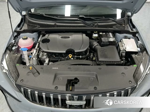 Geely Automobile Binrui 2026 Серебристо-серый из Китая, фото 3