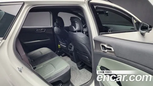 Kia Sportage 5th Generation Hybrid 2023 Белый из Кореи, фото 3