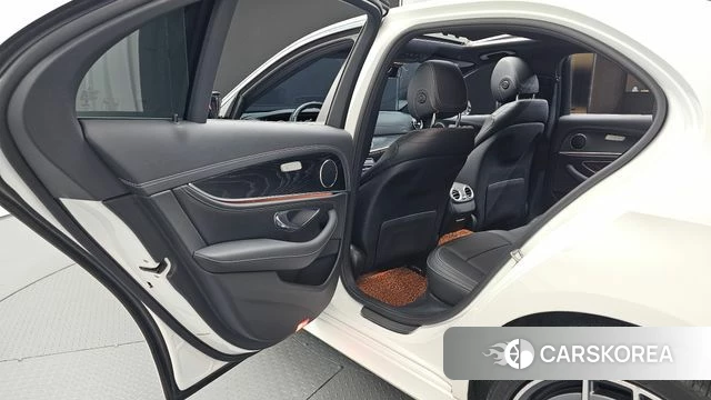 Mercedes-Benz E-Class W213 2021 Белый из Кореи, фото 3