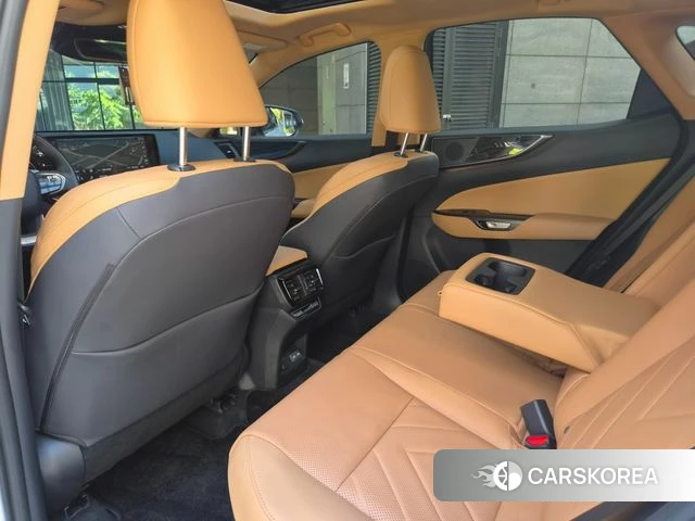 Lexus NX350h Second generation 2025 Белый из Кореи, фото 3