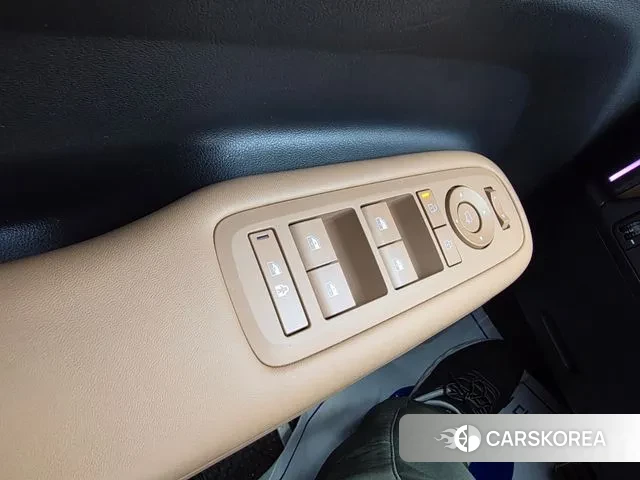 Hyundai Santa Fe (MX5) 2023 Серебристо-серый из Кореи, фото 3