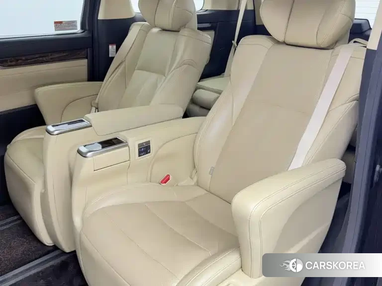 Toyota Elfa 2022 Черный из Китая, фото 3