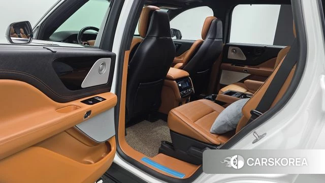 Lincoln Aviator 2nd generation 2023 Белый из Кореи, фото 3