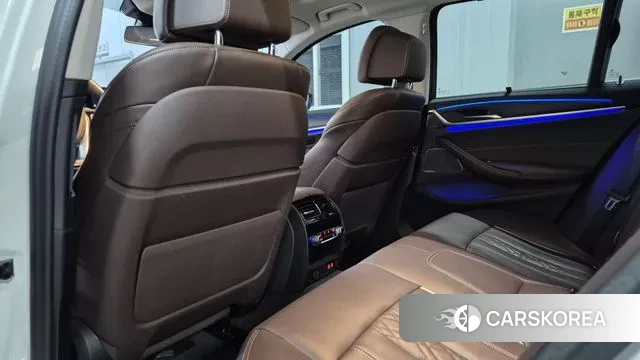 BMW 5 Series (G30) 2023 Белый из Кореи, фото 3