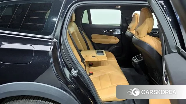 Volvo V60 Cross-Country 2nd Generation 2019 Черный из Кореи, фото 3