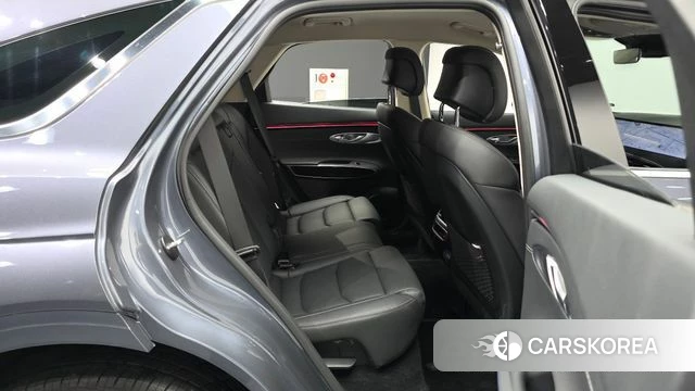 Genesis GV70 2025 Светло-серебряный цвет из Кореи, фото 3