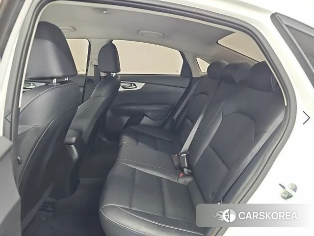 Kia The New K3 2nd generation 2021 Белый из Кореи, фото 3