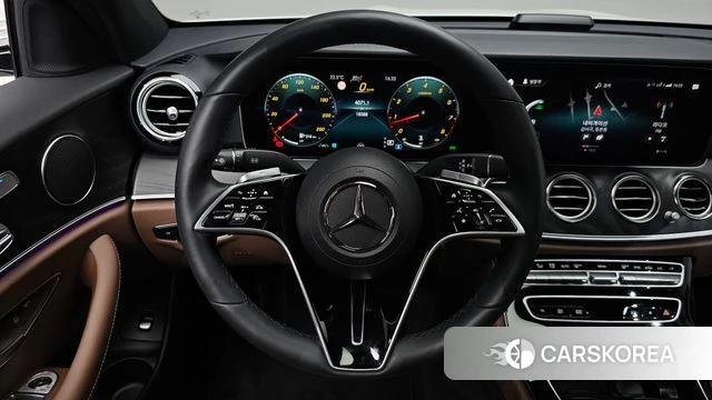 Mercedes-Benz E-Class W213 2023 Белый из Кореи, фото 3