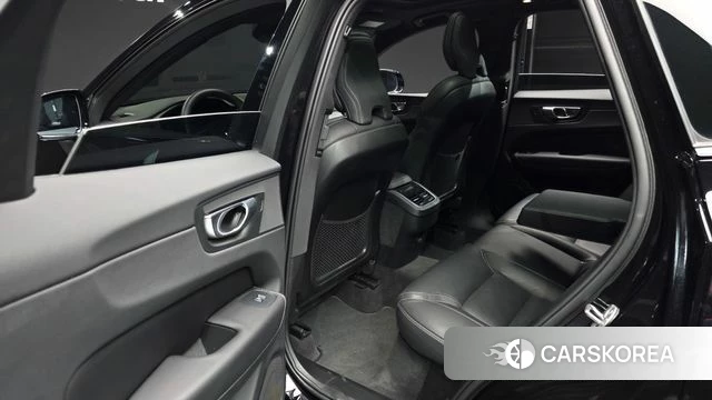 Volvo XC60 second Generation 2022 Черный из Кореи, фото 3