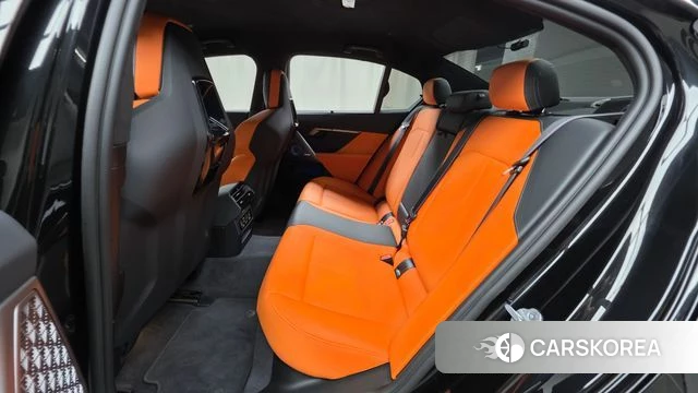 BMW M5 (G90) 2025 Черный из Кореи, фото 3