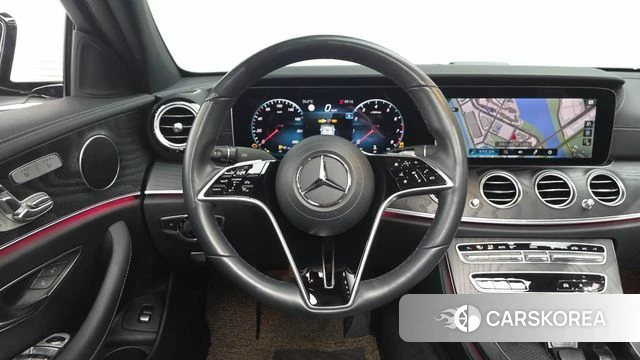 Mercedes-Benz E-Class W213 2023 Белый из Кореи, фото 3