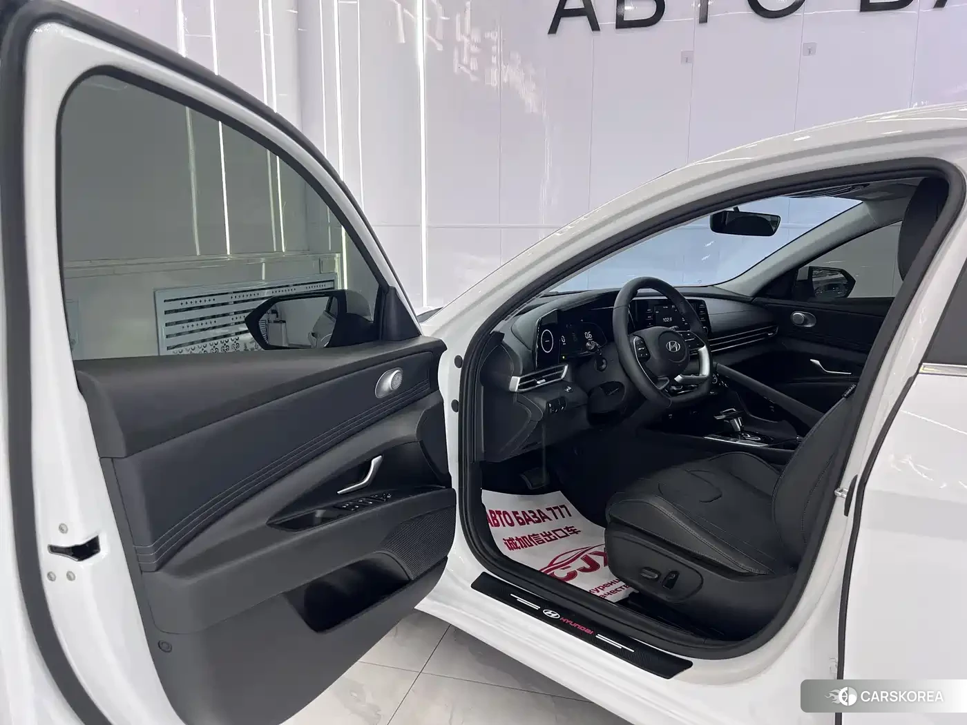 Hyundai Elantra 2023 Белый из Китая, фото 3