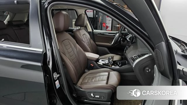 BMW X3 (G01) 2022 Черный из Кореи, фото 3