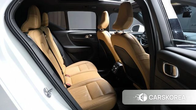 Volvo XC40 2022 Белый из Кореи, фото 3