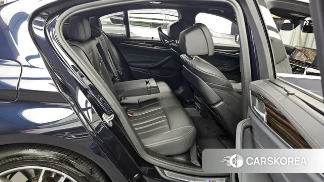 BMW 5 Series (G30) 2022 Черный из Кореи, фото 3