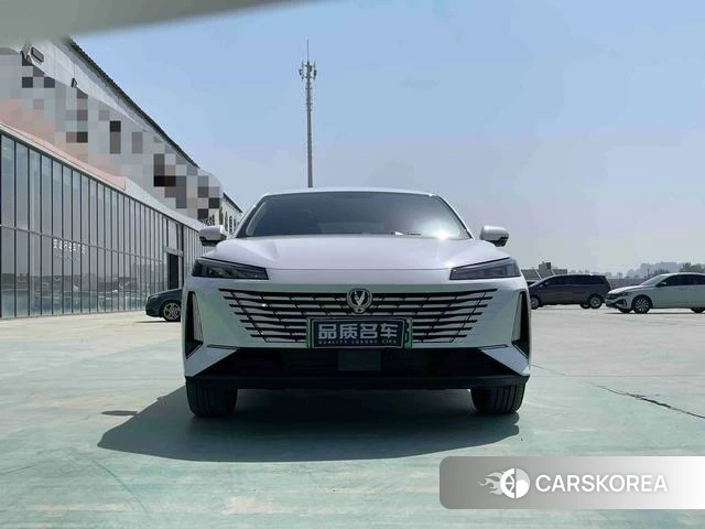 Chang'an Yidong PHEV 2026 Белый из Китая, фото 3