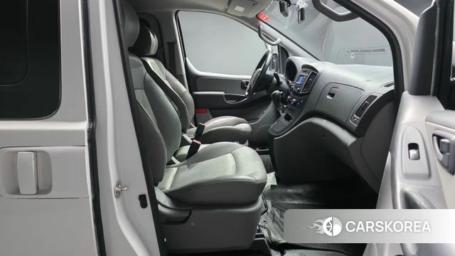 Hyundai The New Grand Starex 2018 Белый из Кореи, фото 3